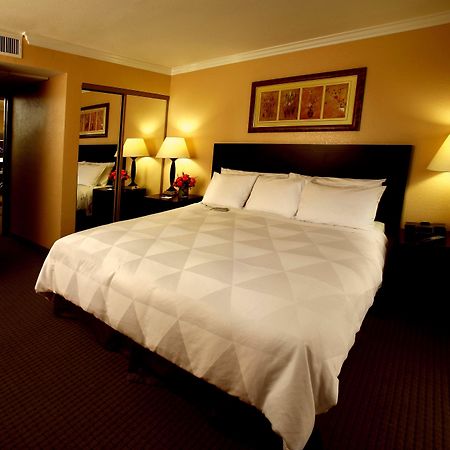 Buena Park Grand Hotel & Suites Chambre photo