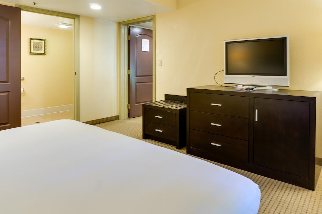 Buena Park Grand Hotel & Suites Extérieur photo