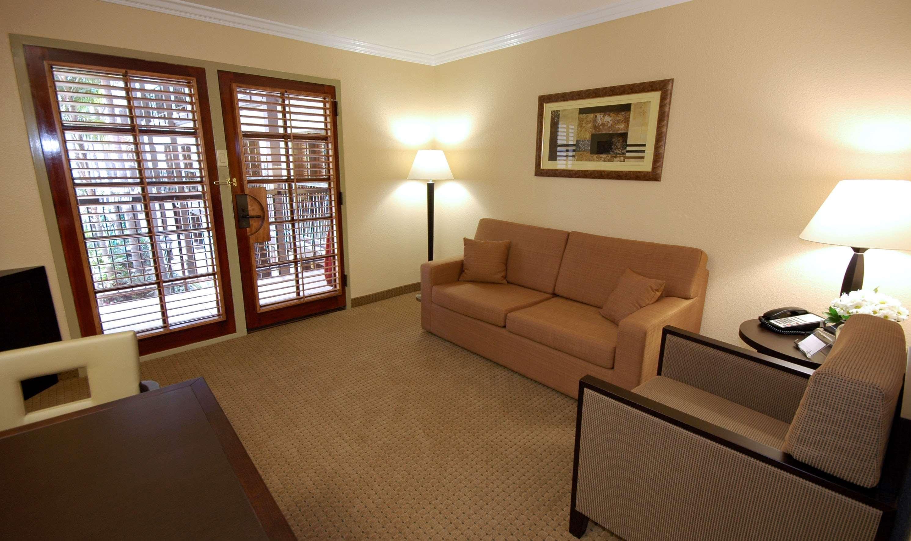 Buena Park Grand Hotel & Suites Extérieur photo