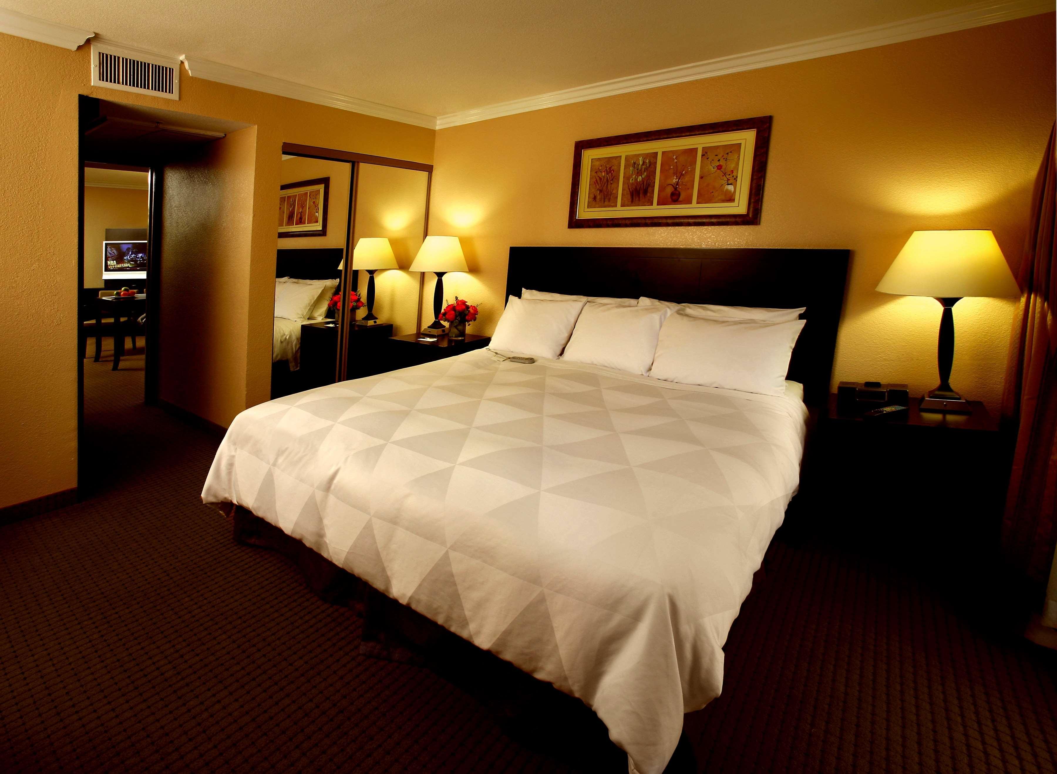Buena Park Grand Hotel & Suites Chambre photo